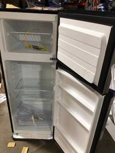 Vissani 7.1 cu. ft. Top Freezer Refrigerator in Stainless Steel Look Customer Returns  See Pictures