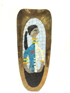 lot 8 image: Mid Century Hammered Brass Sculptural Tray #1