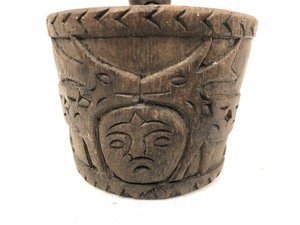 lot 73 image: Vintage African Carved Ceremonial Bowl