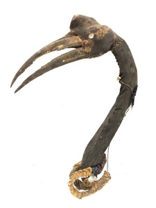 lot 74 image: Old Vintage Nigerian Hausa Nupe Hunter Bird Decoy
