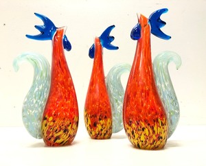 lot 167 image: Lot of 3 Great Looking Hand-Blown Art Glass Roosters