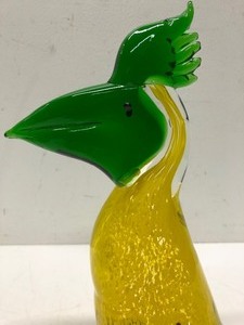 lot 170 image: Larger Size YellowGreen Hand-Blown Art Glass Bird Sculpture