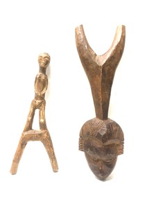 lot 127 image: 2 Old Vintage Carved Wood West African Hand Catapults  Slingshots