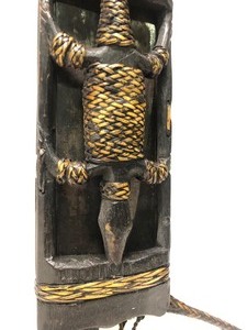 lot 133 image: Excellent Old Heavy African Cleaver Type Knife wCarved Sheath