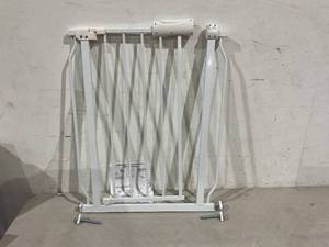 lot 310 image: HOOOEN Small Narrow, Presssure mounted Baby Gate