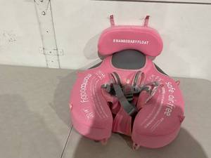 lot 127 image: Mambobaby Float Non Inflatable Solid Baby Swim Float for Baby Aged 3-24months