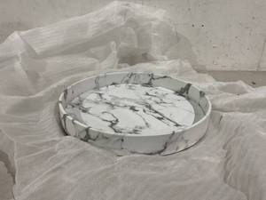 lot 420 image: HofferRuffer Decorative Serving Tray for Home Or Office, Diameter 14.6-inch, Top Nocth Marble White Faux Leather