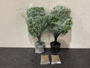 lot 161 image: 2 Foot Topiary Trees 2 Packs
