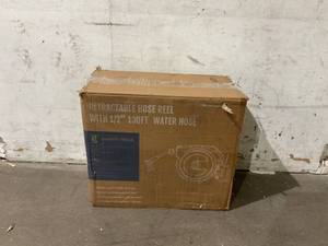 lot 53 image: Giraffe Tools Retractable Garden Hose Reel