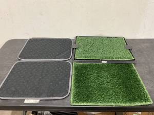 lot 473 image: Pet Potty Pad Artificial Grass Trainer