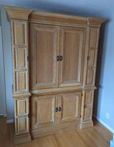 lot 53 image: Grand Armoire by Lexington Furniture
