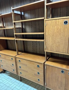 lot 5 image: Mid Century Wall Unit  Mid Century Modern Shelving Unit