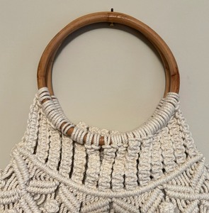 lot 101 image: Vintage Knit Handbag with Round Wooden Handles