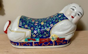 lot 120 image: Asian Inspired Decorative Items