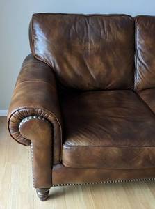 lot 29 image: Gorgeous Henredon Leather Sofa and Ottoman