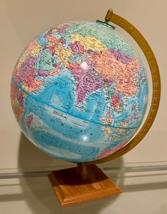 lot 187 image: Vintage 12 Inch Globe by Globemaster