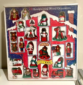lot 195 image: Four Festive Ornament Sets