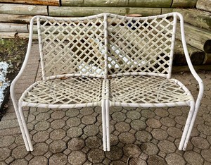 lot 225 image: Vintage White Bench and Chair