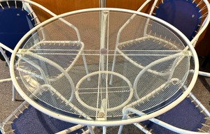 lot 242 image: Extraordinary Glass Top Table with 4 Chairs by EMU