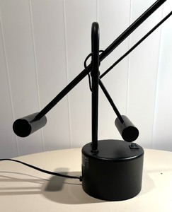 lot 253 image: Vintage Modernist Black Adjustable Table Lamp  Vintage Black Counterbalance Table Lamp