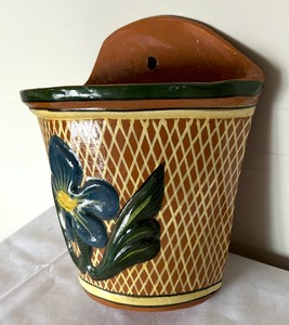 lot 318 image: Vibrant Wall Mount Pottery Planter