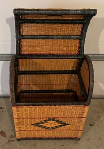 lot 325 image: Wonderful Wicker Storage Bin