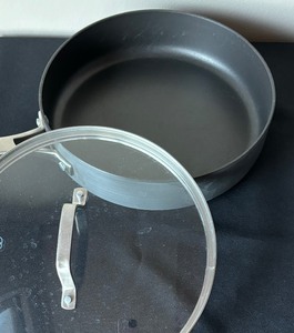 lot 344 image: Pots and Pans by Calphalon