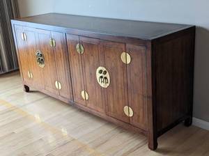 lot 19 image: Vintage Henredon Chinoiserie Sideboard