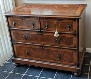 lot 37 image: Vintage Mahogany Inlaid Chest of Drawers