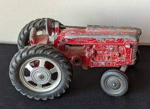 lot 406 image: Vintage Hubley Diecast Tractor