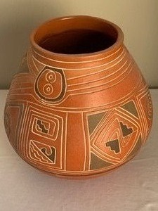 lot 383 image: Gorgeous Pottery Vase From Mexico