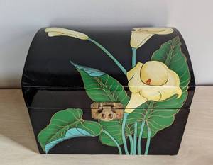 lot 287 image: Three Decorative Vintage Wood Boxes