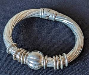 lot 351 image: Pair of Sterling Hinged Bangle Bracelets
