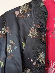 lot 395 image: Womens Peony Silk Chinese Jacket