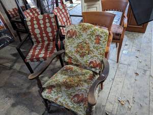 Set of 6 chairs, 2 matching chairs ...