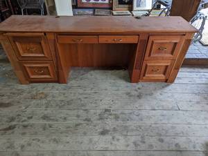 Desk, 7 long desk...