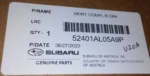 lot 28 image: Subaru Outback Skirt Complete Right - inside support