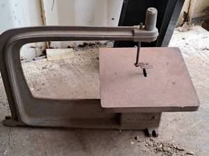 lot 641 image: Scroll Saw