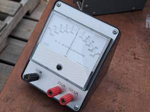 lot 661 image: Triplett D.C. Microamperes Meter 320-6P