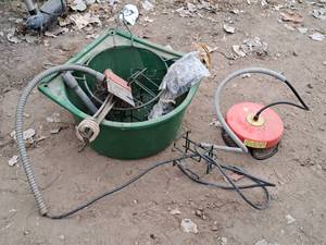 lot 696 image: Tank Heater with Tub