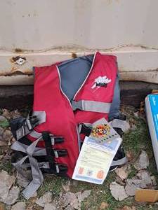 lot 699 image: Life Jacket (New)