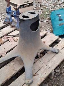 lot 711 image: Metal Table Base