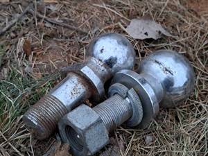 lot 736 image: Trailer Hitch Balls - 2 and 2-516