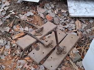 lot 741 image: Lot of (3) Saddle Hooks