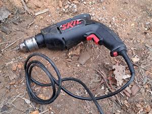 lot 747 image: Skil 38 Drill