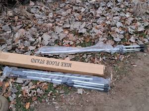 lot 748 image: Lot of (2) Microphone Floor Stands