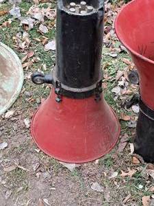 lot 752 image: 13 Megaphone