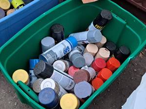 lot 777 image: Lot of (1 Tote) Cans of Spray Paint