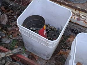 lot 784 image: Lot of (1 Bucket) Grounding Connectors