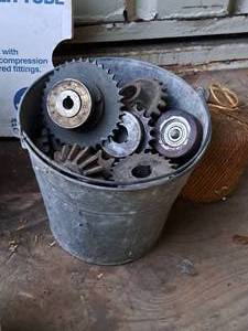 lot 787 image: Lot of (1 Bucket) Gears
